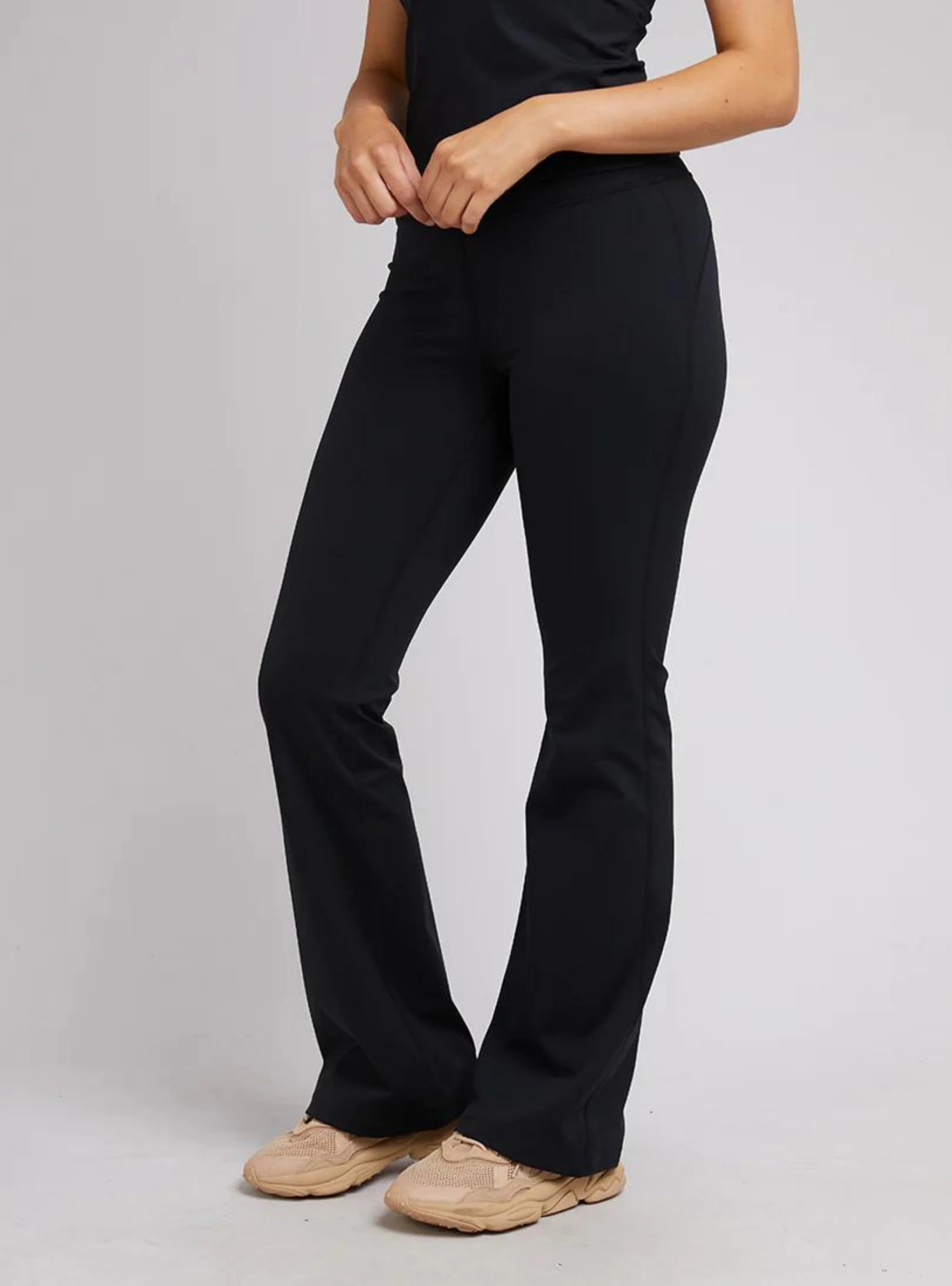 ACTIVE FLARE LEGGING - Black - Image 3