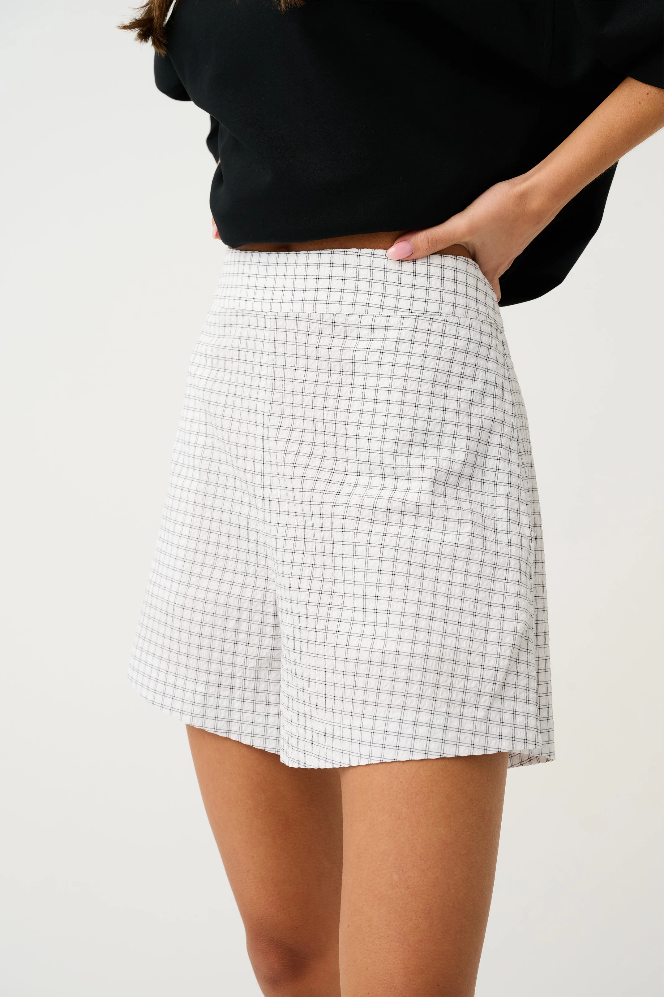 DEMI SHORT - White Check - Image 6