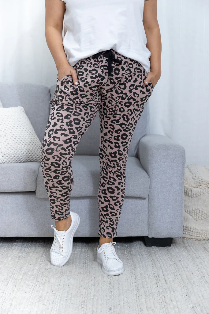 ELLA LEOPARD JOGGER - Mocha/Black - Image 6