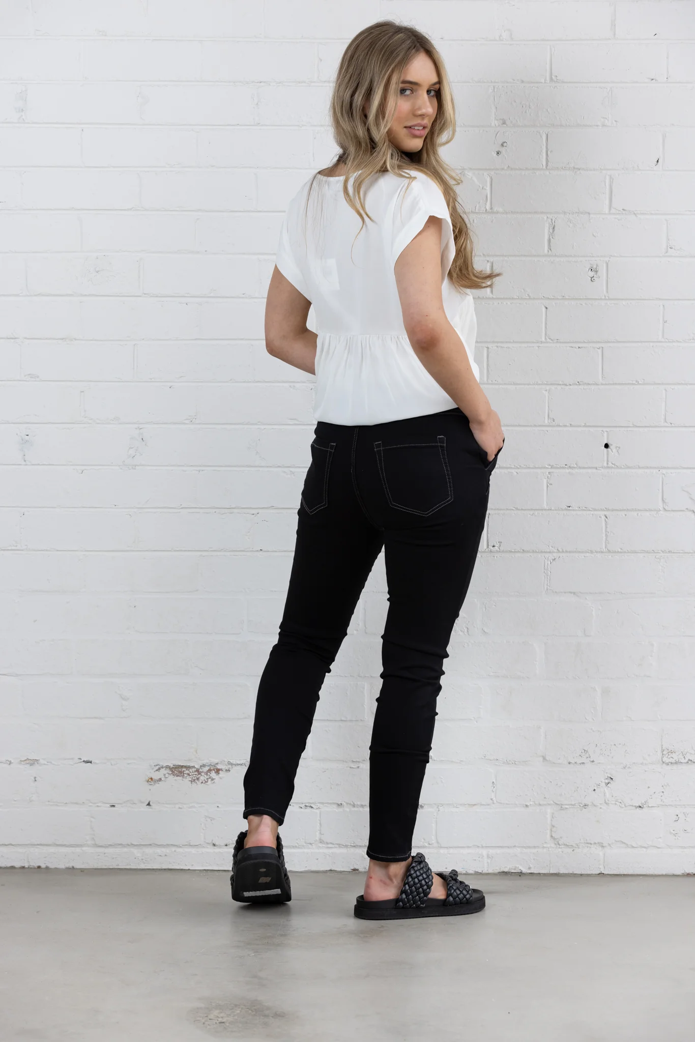 HOPE DENIM JOGGER - Black - Image 5