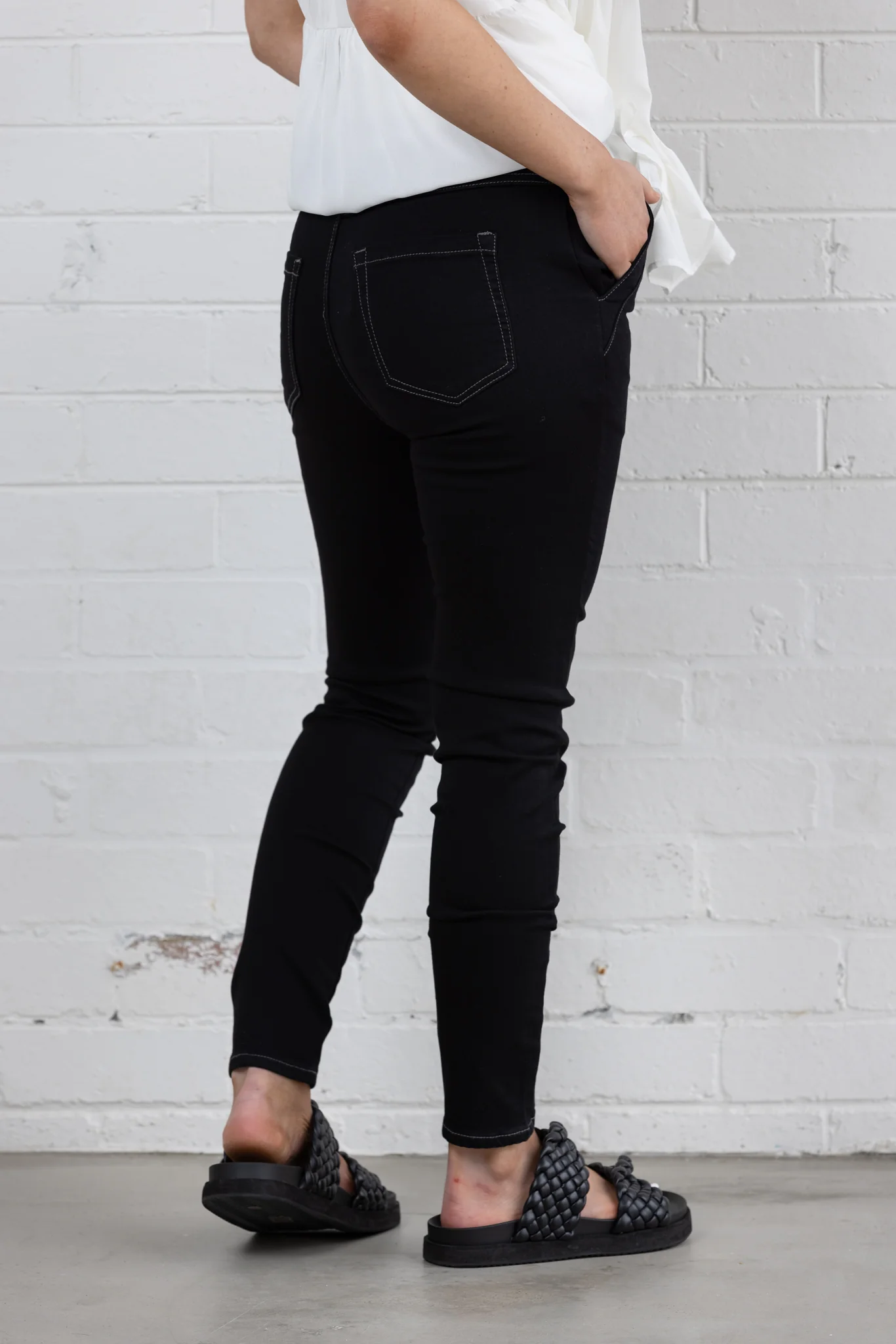 HOPE DENIM JOGGER - Black - Image 6