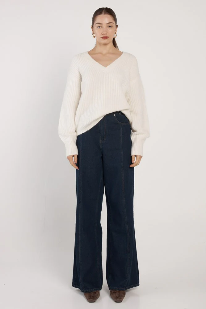 Remy V-Neck Jumper - Image 3