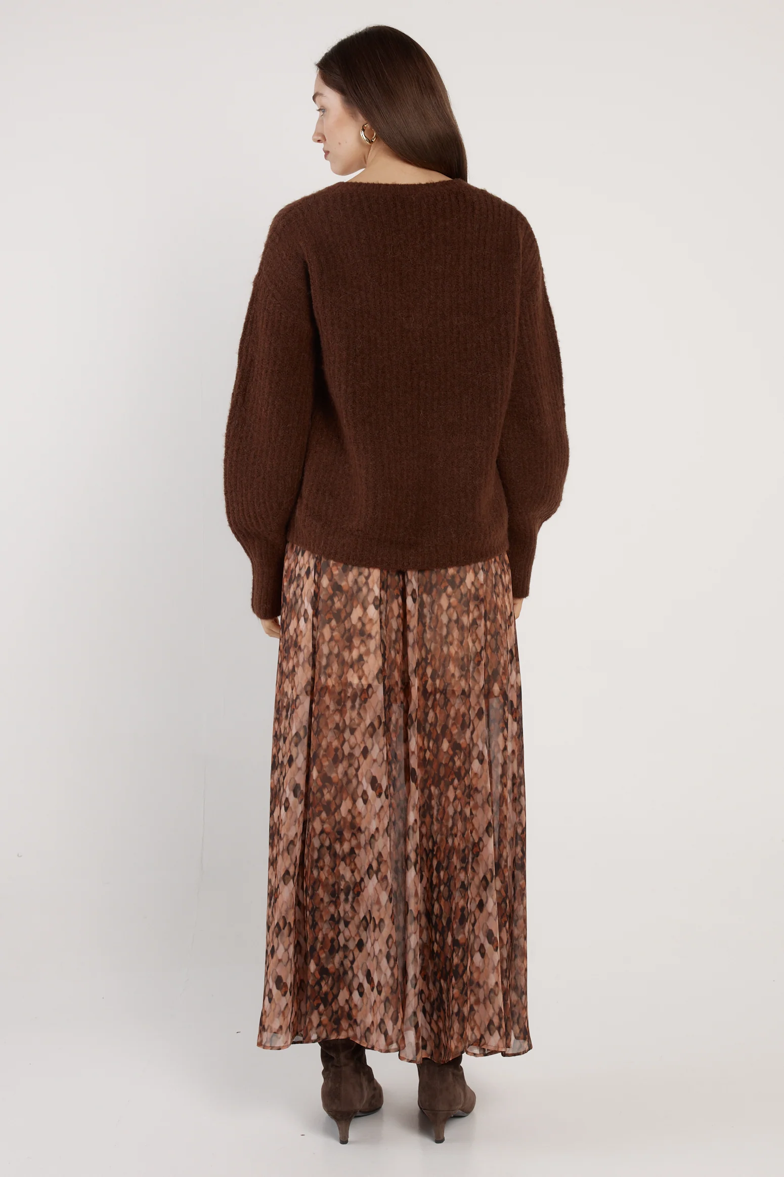 Remy V-Neck Jumper - Image 4