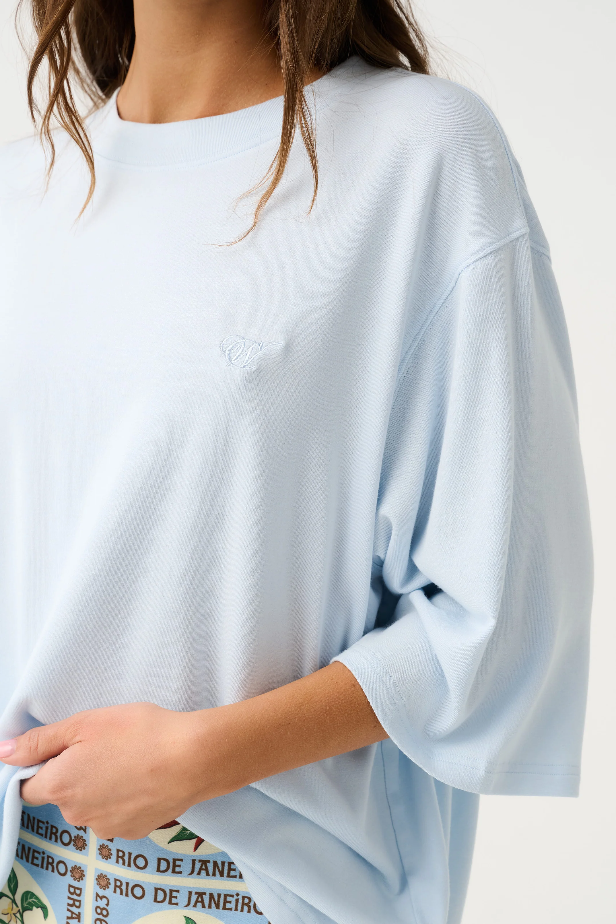 SOLANA TEE - Ice Blue - Image 4