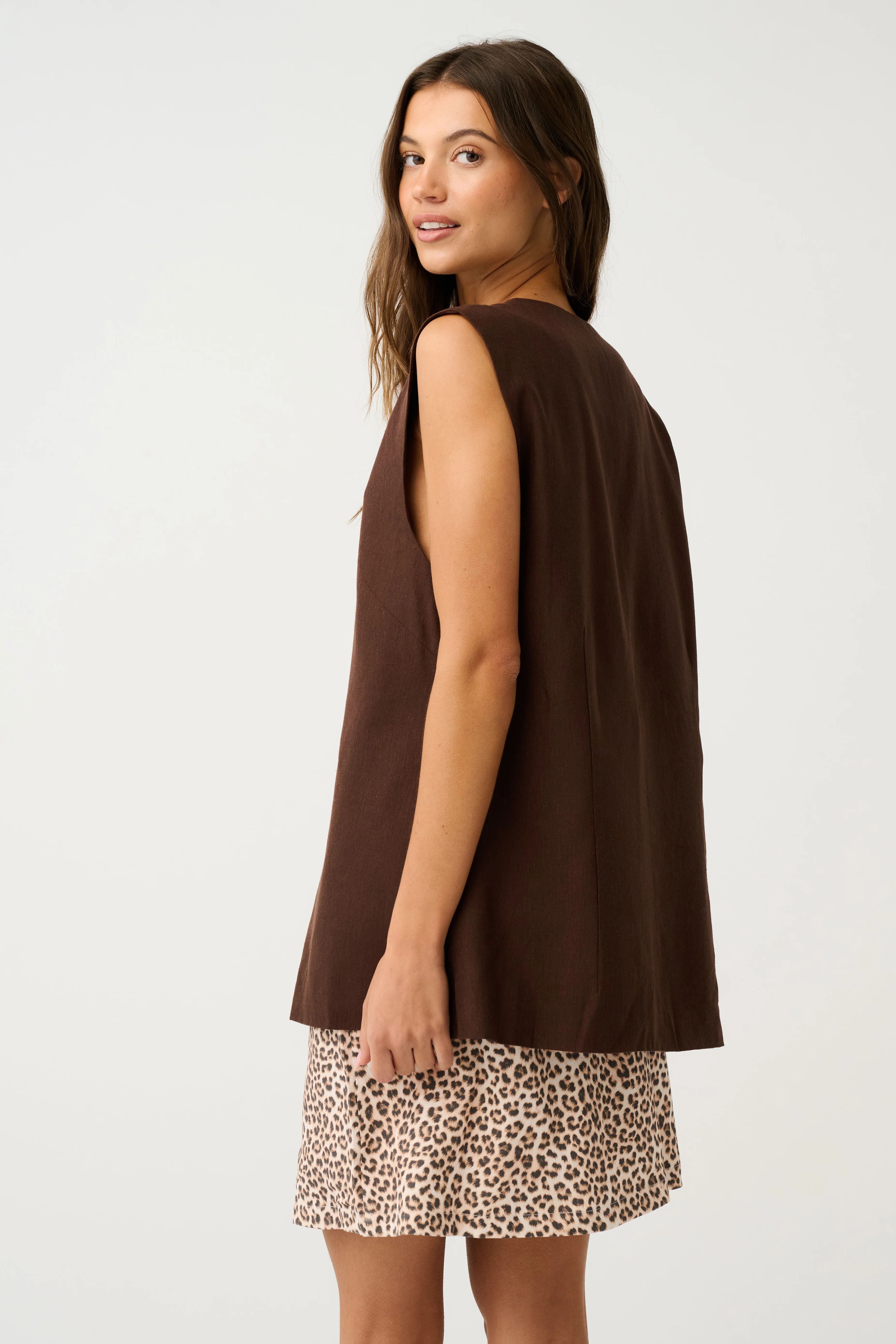 SUZIE VEST - Chocolate - Image 4