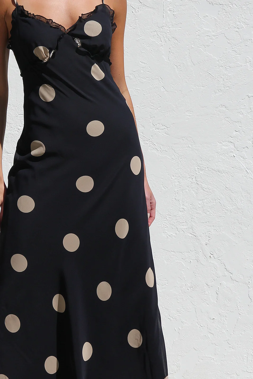 TULLIE MIDI DRESS - Black/Beige Spot - Image 3