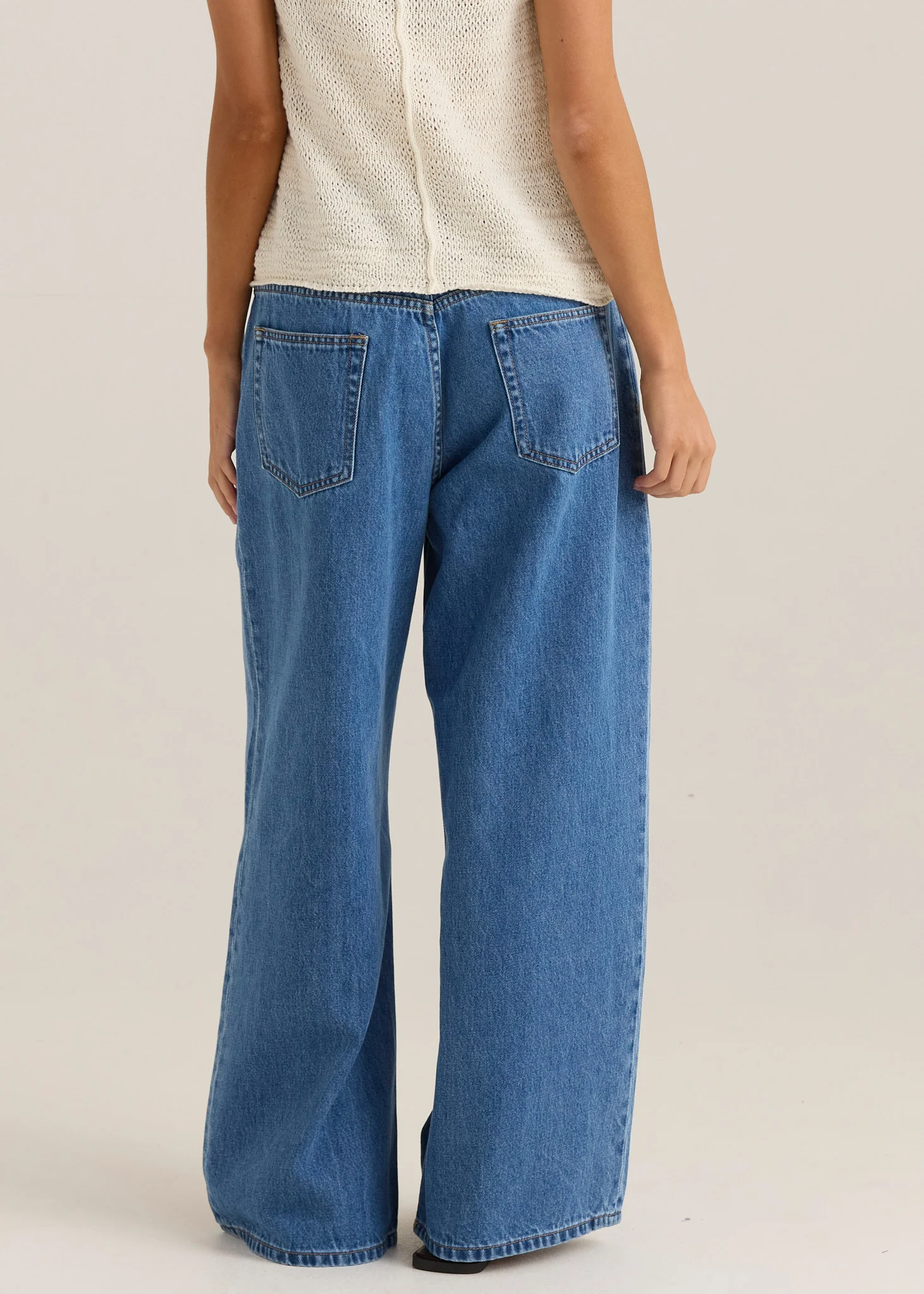 Yara Slack Pleat Jean - Classic Blue Wash - Image 3